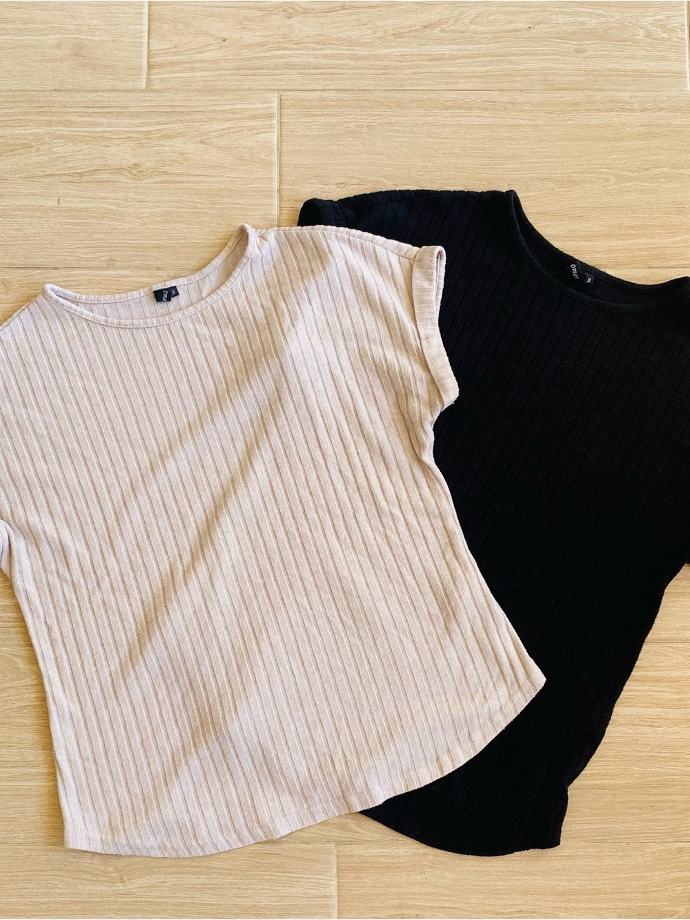 Ribbed Knit Tops Lot of 2 Beige Black Automet Rayon Blend Womens Size M